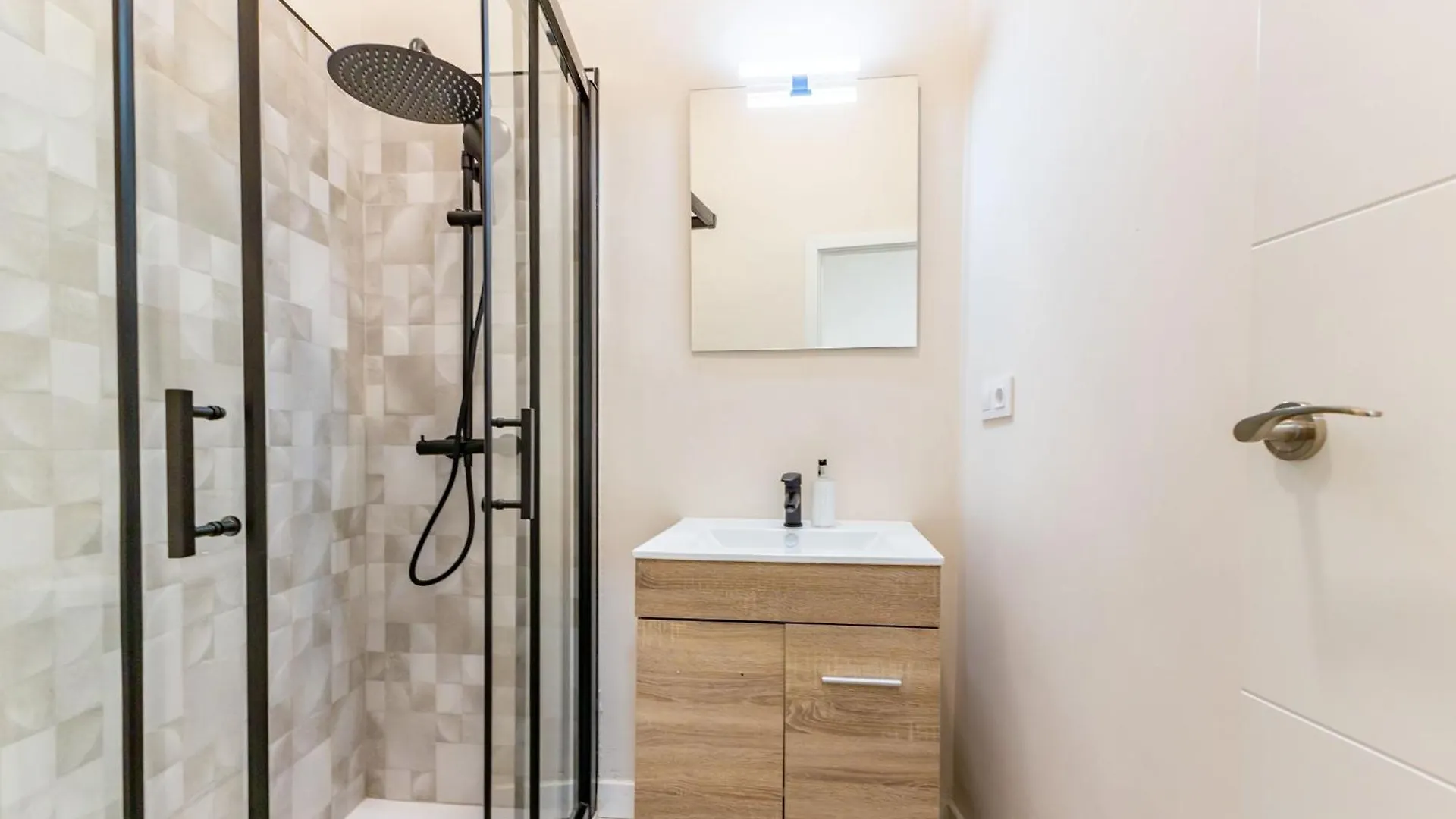 Rt41 Triana Deluxe Daire Sevilla 0*,  İspanya
