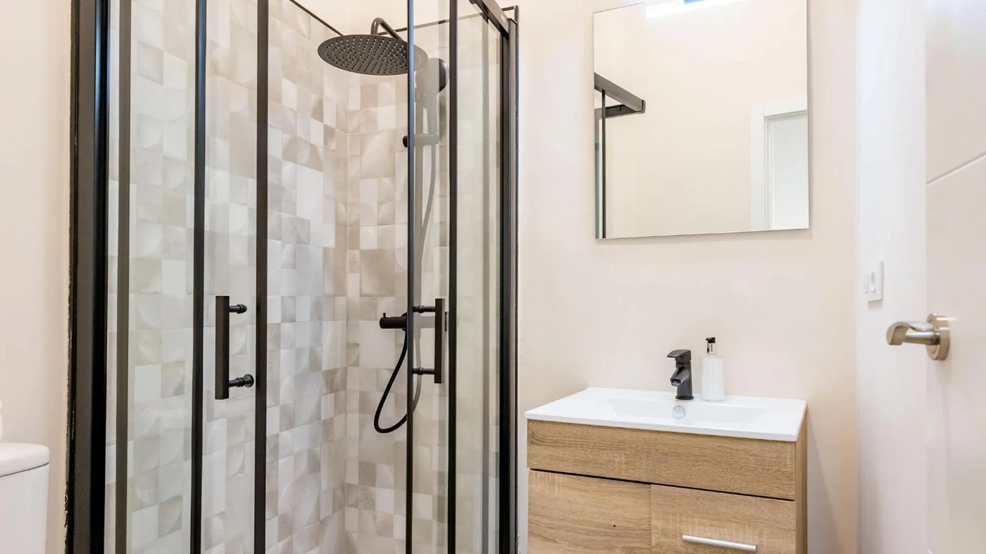 Rt41 Triana Deluxe Daire Sevilla 0*,  İspanya